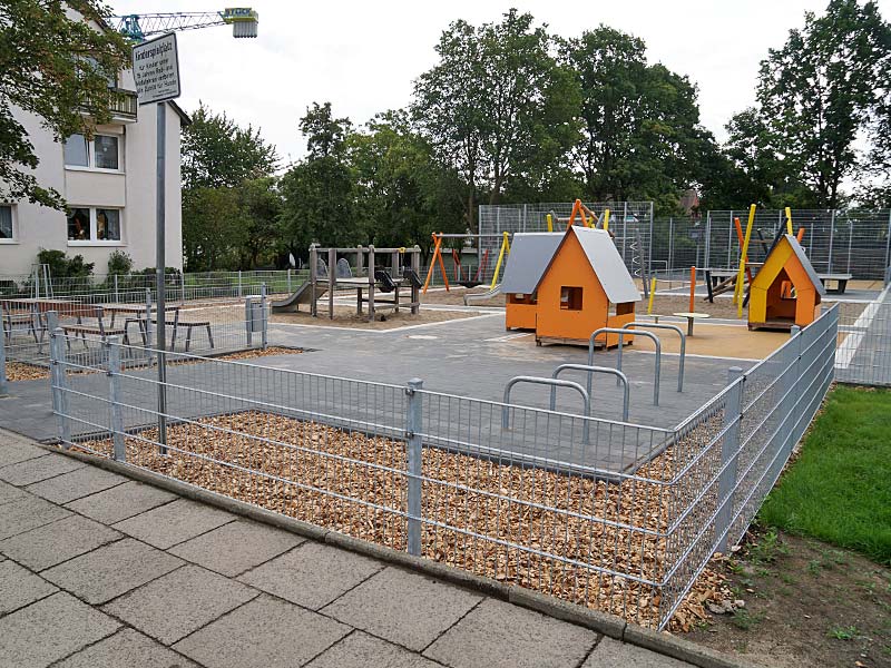 Meykopff GaLaBau Spielplatzbau Schmiedekoppel Spielhaus