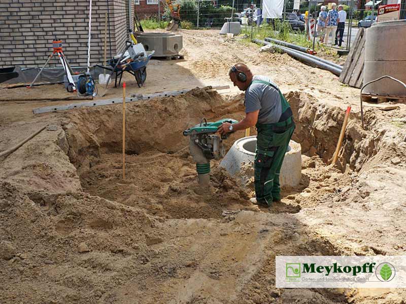 Meykopff GaLaBau Luebeck Luisenstrasse Pflasterarbeiten Regenwasserschacht