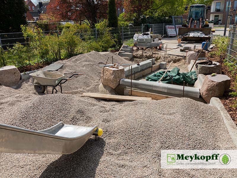 Meykopff GaLaBau Lübeck - Bauphase Spielplatz in der Ratzeburger Allee