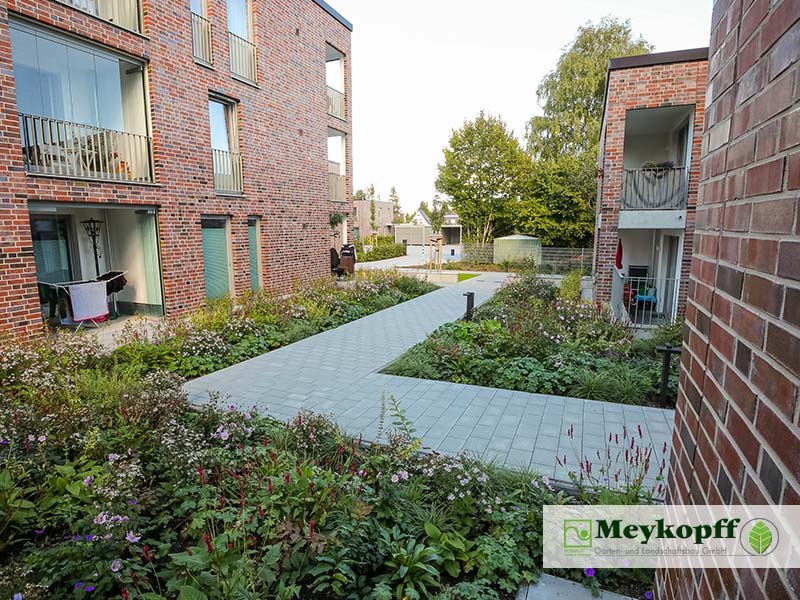 Meykopff GaLaBau Lübeck | Häuser Ratzeburger Allee mit Grünflächen
