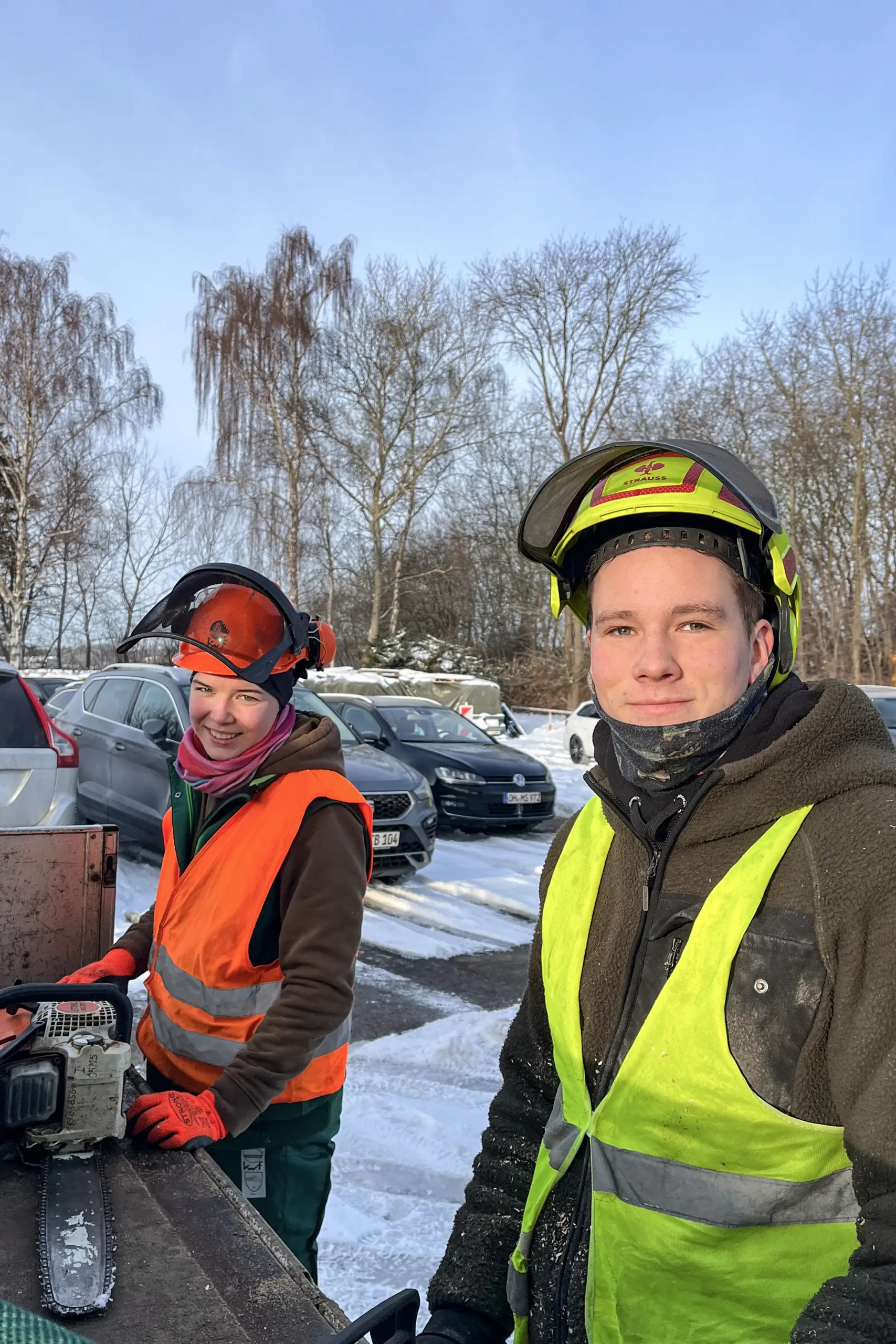 Meykopff GaLaBau Lübeck - das Team mit Winter-Schutzausrüstung