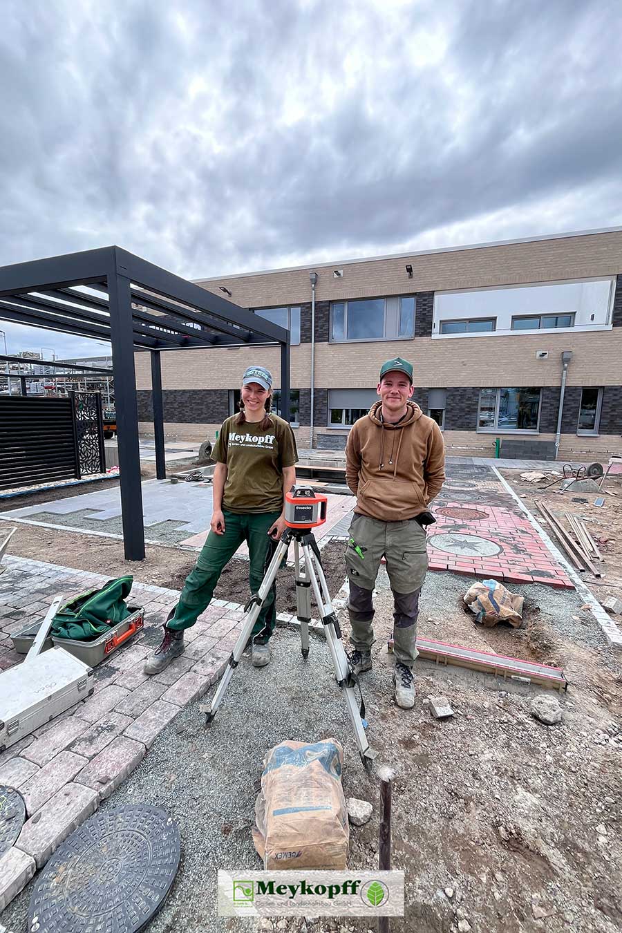 Meykopff GaLaBau Baustelle Benthack Junggesellen Ella und Florian | Meykopff Meykopff GaLaBau Baustelle Benthack Junggesellen Ella und Florian